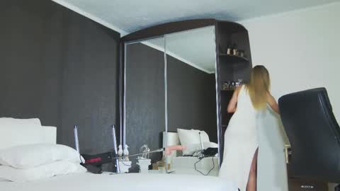 Helen online show from May 27, 2:08 am