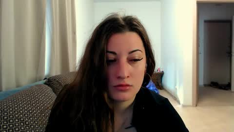 helen_adams_ online show from May 4, 5:55 am