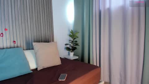 helena online show from February 14, 1:46 pm