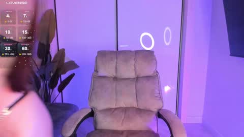 Helen online show from December 6, 8:39 pm