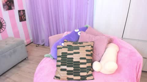 Snapshot of hell_fairy chatting on September 28, 3:35 am Laura online show from September 28, 3:35 am