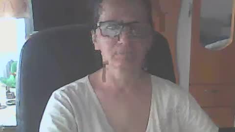 hellenmarie online show from May 17, 10:47 am