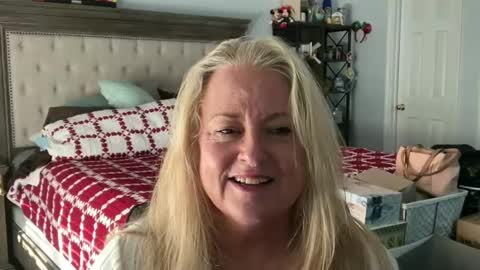 Hunnys Hive online show from January 9, 8:44 pm