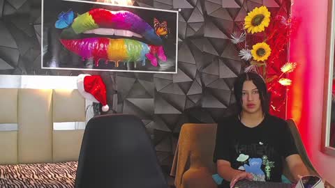 HERA online show from December 13, 11:50 pm