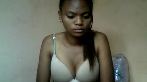 herisse01 online show from June 6, 7:36 am