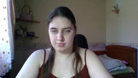 hess_luna_ online show from March 13, 10:16 am