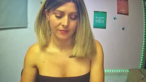 Hestesiaxx online show from November 13, 1:26 am