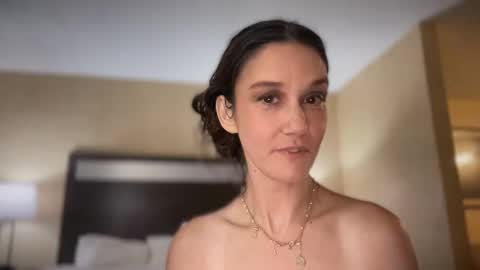 Snapshot of heyaliciabutler chatting on November 1, 2:05 am HeyAlicia online show from November 1, 2:05 am