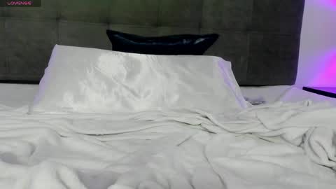 hilary_tailor online show from March 31, 12:05 pm