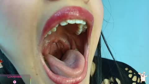 hinata online show from April 9, 9:20 pm