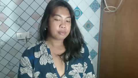 Layla3 online show from February 18, 3:05 am