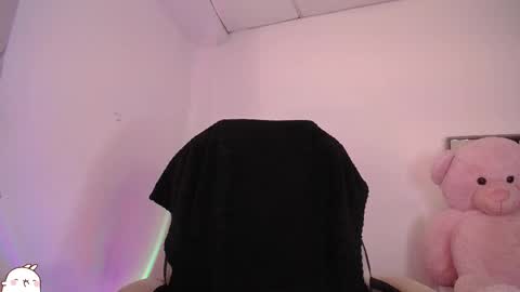 Snapshot of holly_16 chatting on October 30, 1:52 am holly_16 online show from October 30, 1:52 am