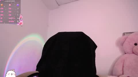 Snapshot of holly_16 chatting on September 12, 2:23 am holly_16 online show from September 12, 2:23 am