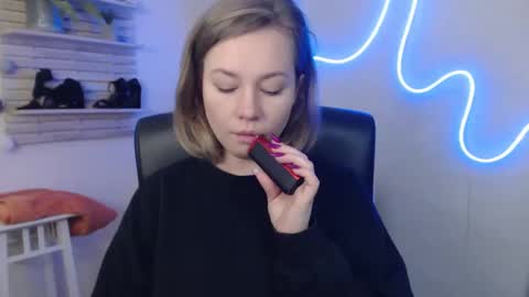 Holly online show from February 6, 2:11 am