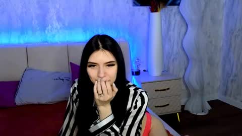 Holly online show from May 28, 1:58 am