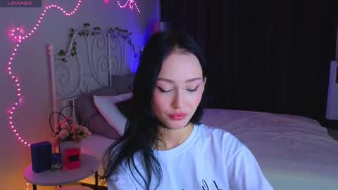Snapshot of holly_berryy_ chatting on September 25, 1:26 am holly_berryy_ online show from September 25, 1:26 am