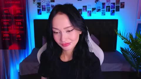Snapshot of holly_berryy_ chatting on October 3, 1:43 am holly_berryy_ online show from October 3, 1:43 am