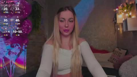 holly_molly8 online show from April 25, 6:16 pm