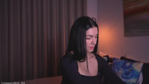 Holly Linder online show from April 19, 3:39 am