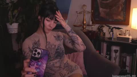 Holly Linder online show from November 9, 2:18 am