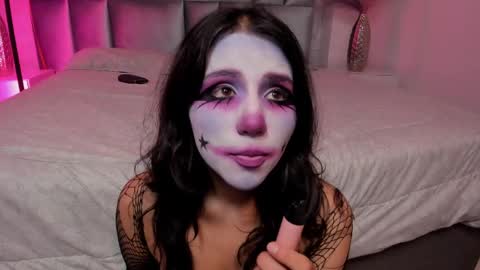 hollypeach_ online show from April 10, 8:04 pm