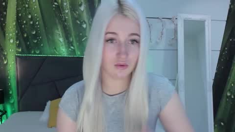 HollyTaillor online show from February 15, 6:05 am