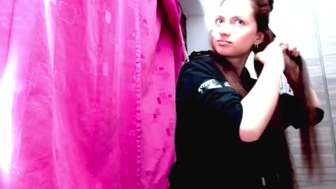 Juli online show from February 18, 2:21 am