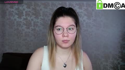 Snapshot of holy_michela chatting on January 6, 7:52 am Welcome guys  Pleasure to see you all here  My name is MichaelaTip menu is active Private is open  online show from January 6, 7:52 am
