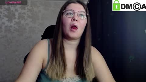 Snapshot of holy_michela chatting on October 6, 4:07 am Welcome guys  Pleasure to see you all here  My name is MichaelaTip menu is active Private is open  online show from October 6, 4:07 am