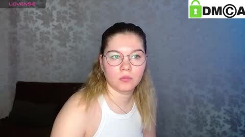 Snapshot of holy_michela chatting on January 31, 6:02 am Welcome guys  Pleasure to see you all here  My name is MichaelaTip menu is active Private is open  online show from January 31, 6:02 am