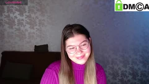 Snapshot of holy_michela chatting on March 4, 5:32 am Welcome guys  Pleasure to see you all here  My name is MichaelaTip menu is active Private is open  online show from March 4, 5:32 am