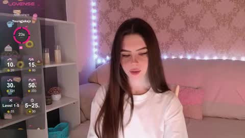 Mia online show from March 13, 4:25 am