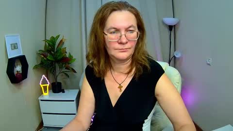 holymilfa online show from February 28, 3:44 pm