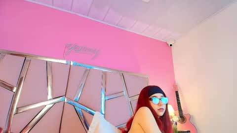 Snapshot of honeeymoonn chatting on September 26, 3:20 pm honeeymoonn online show from September 26, 3:20 pm