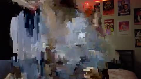 Snapshot of honeeyyy_pot chatting on September 17, 7:34 pm Honey online show from September 17, 7:34 pm