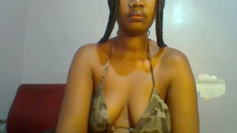 honey_beb online show from May 19, 9:16 am
