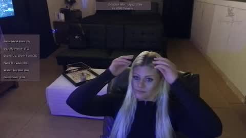 honeybuhnny online show from March 7, 5:14 am