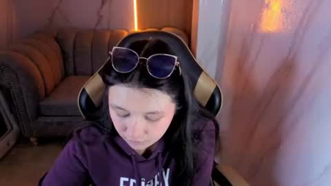 honeydoll_tf online show from June 18, 1:05 pm