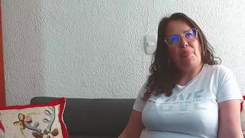 Snapshot of honeyhotpaty chatting on December 8, 6:06 pm sofia online show from December 8, 6:06 pm