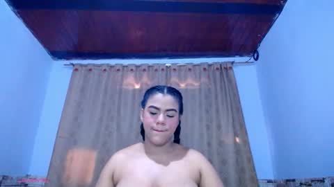 honeypussy3021 online show from November 12, 3:43 pm