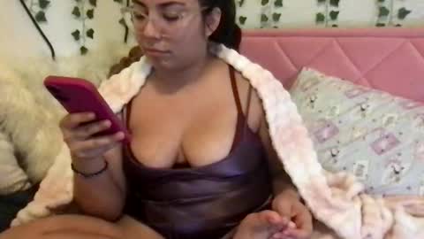 honeyyy89 online show from January 19, 5:25 am