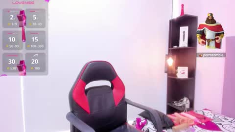 holly online show from October 9, 8:13 pm