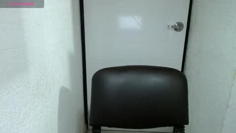Snapshot of horny_and_daring chatting on February 25, 12:38 pm horny and daring online show from February 25, 12:38 pm