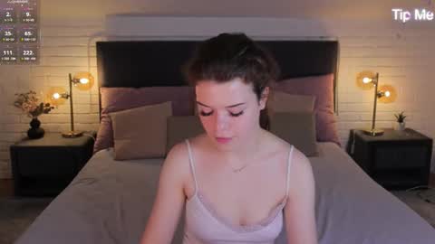 hot__tiny online show from November 7, 2:55 pm