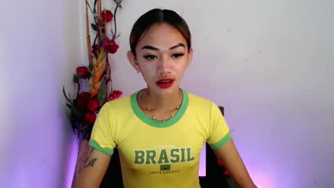 hot_petit69 online show from February 20, 6:19 am