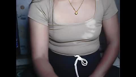 hot_quin11 online show from March 4, 12:12 pm