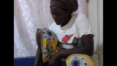 RAYLAH online show from March 7, 7:10 pm