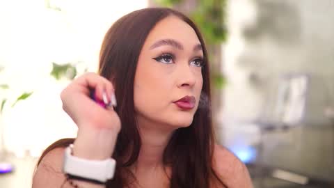 Anais online show from January 9, 9:46 am