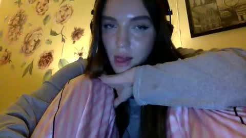 effy online show from November 18, 10:33 pm