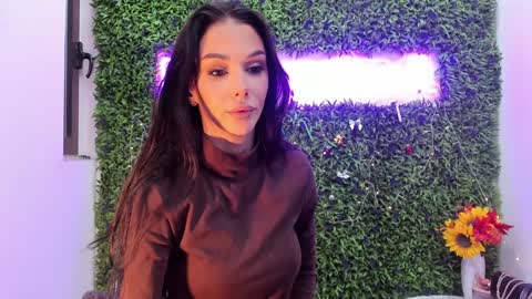 hotfallingdevil online show from December 17, 5:44 am